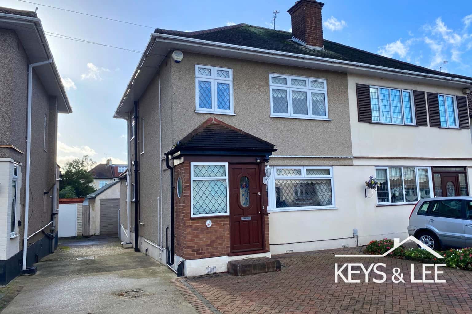 A beautiful & extended 3 bedroom house with conservatory and summerhouse near to Clockhouse School property first image