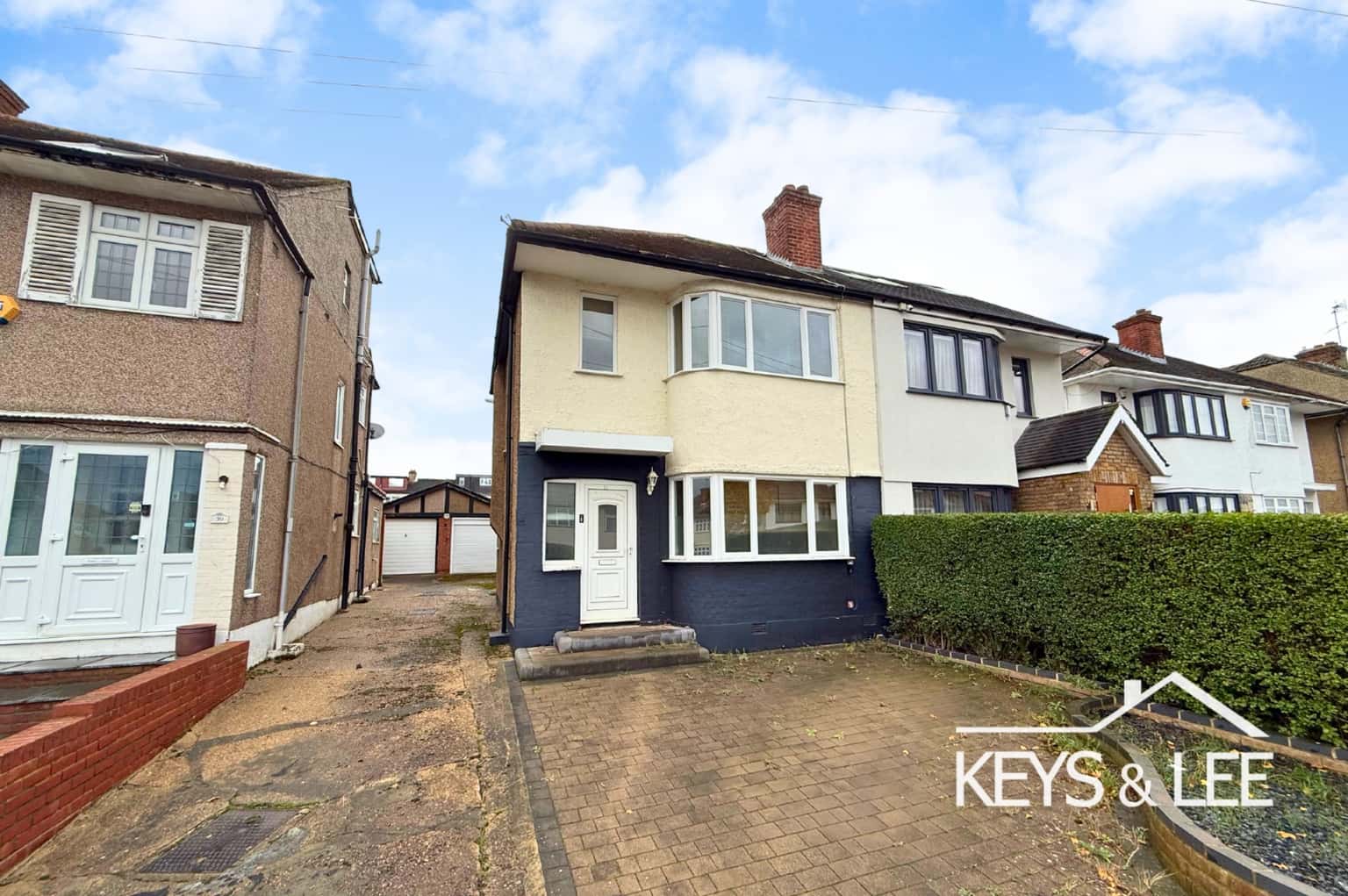 A modern 2 double bedroom house with a large garden, near to Clockhouse Primary School. property first image