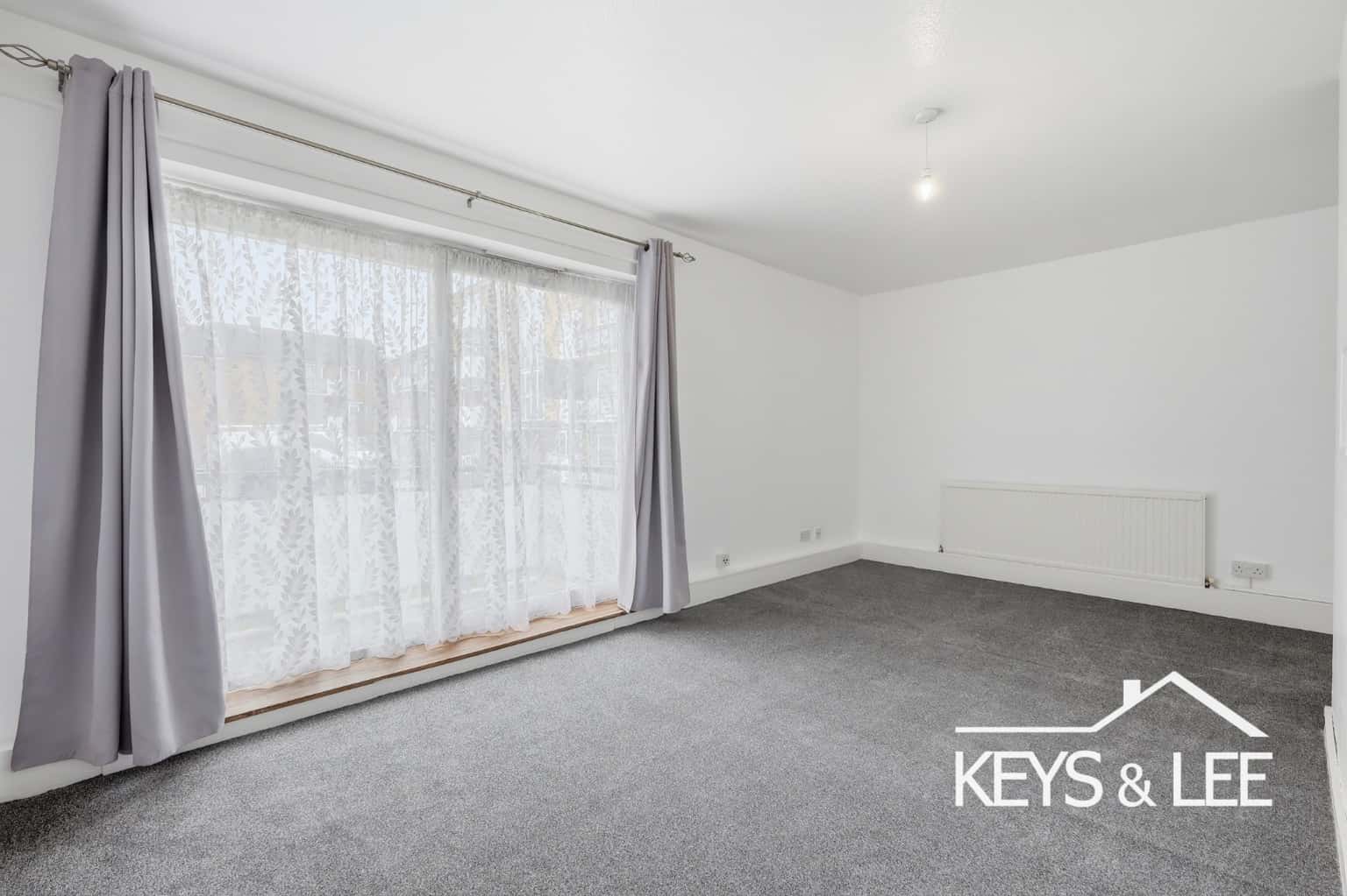 A 'chain free', ground floor, 2 double bedroom flat that's been redecorated throughout. property first image