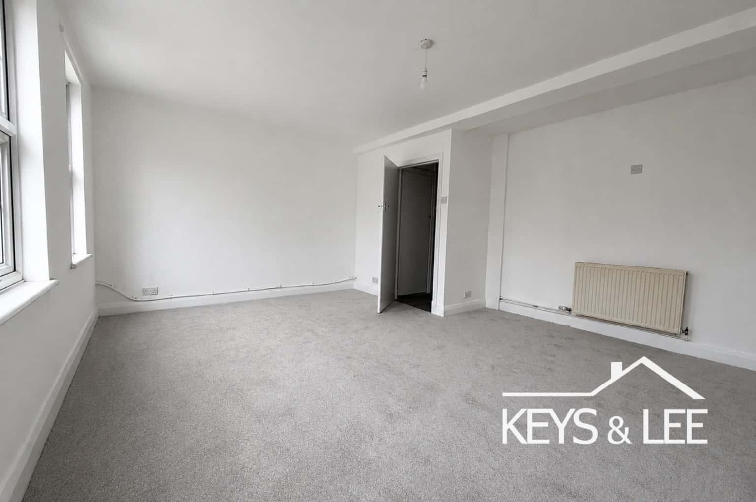 Refurbished 3 bedroom split level flat with large lounge, separate kitchen and spacious bedrooms. property first image